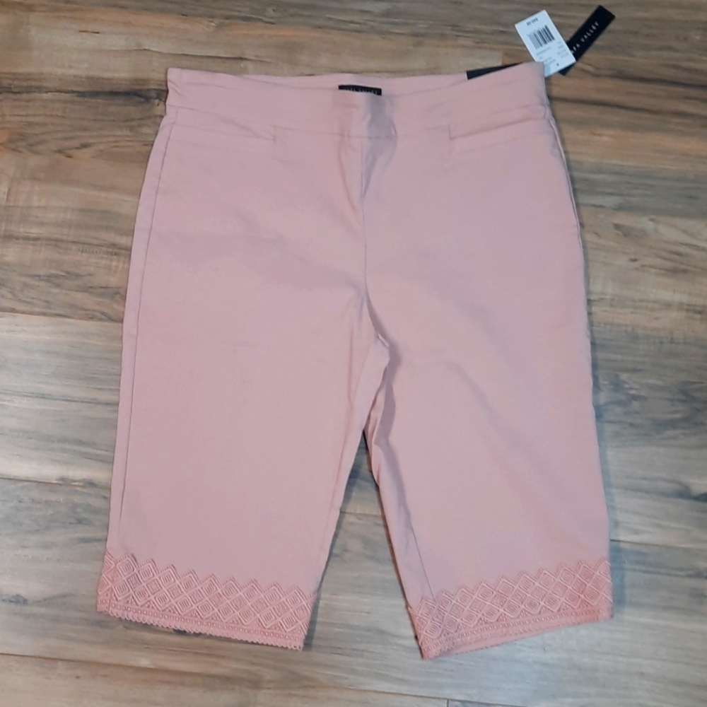 Napa Valley Blush Capri Pants with lace trim detail Size 16P New with tags